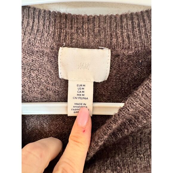 H&M Brown Cozy Knit Sweater Medium Soft Crewneck Relaxed Minimalist Fall Winter - Picture 5 of 5